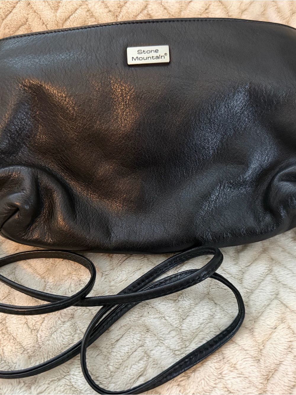 Stone Mountain Black Leather Crossbody Bag with Gold Logo and Kiss Lock Closure - Picture 3 of 5